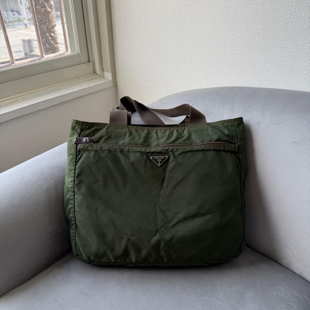 プラダ ナイロン ショルダーバッグ モスグリーン 三角プレート