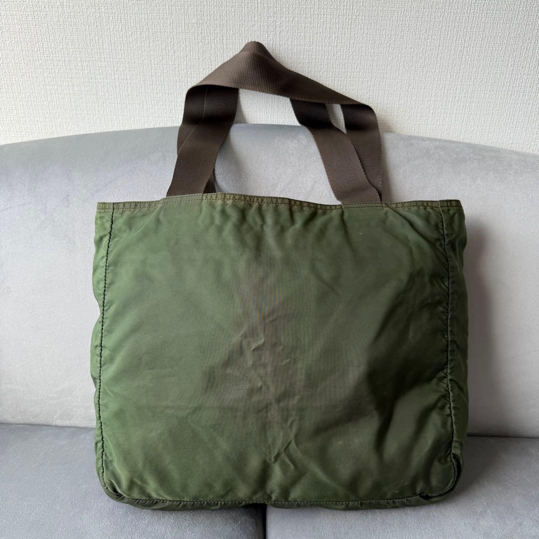 プラダ ナイロン ショルダーバッグ モスグリーン 三角プレート