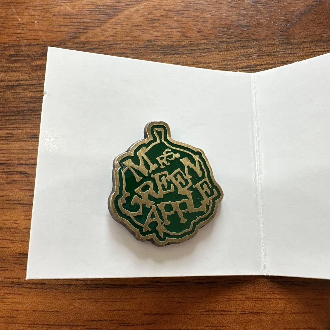 バッジ ミセスグリーンアップル - メルカリ