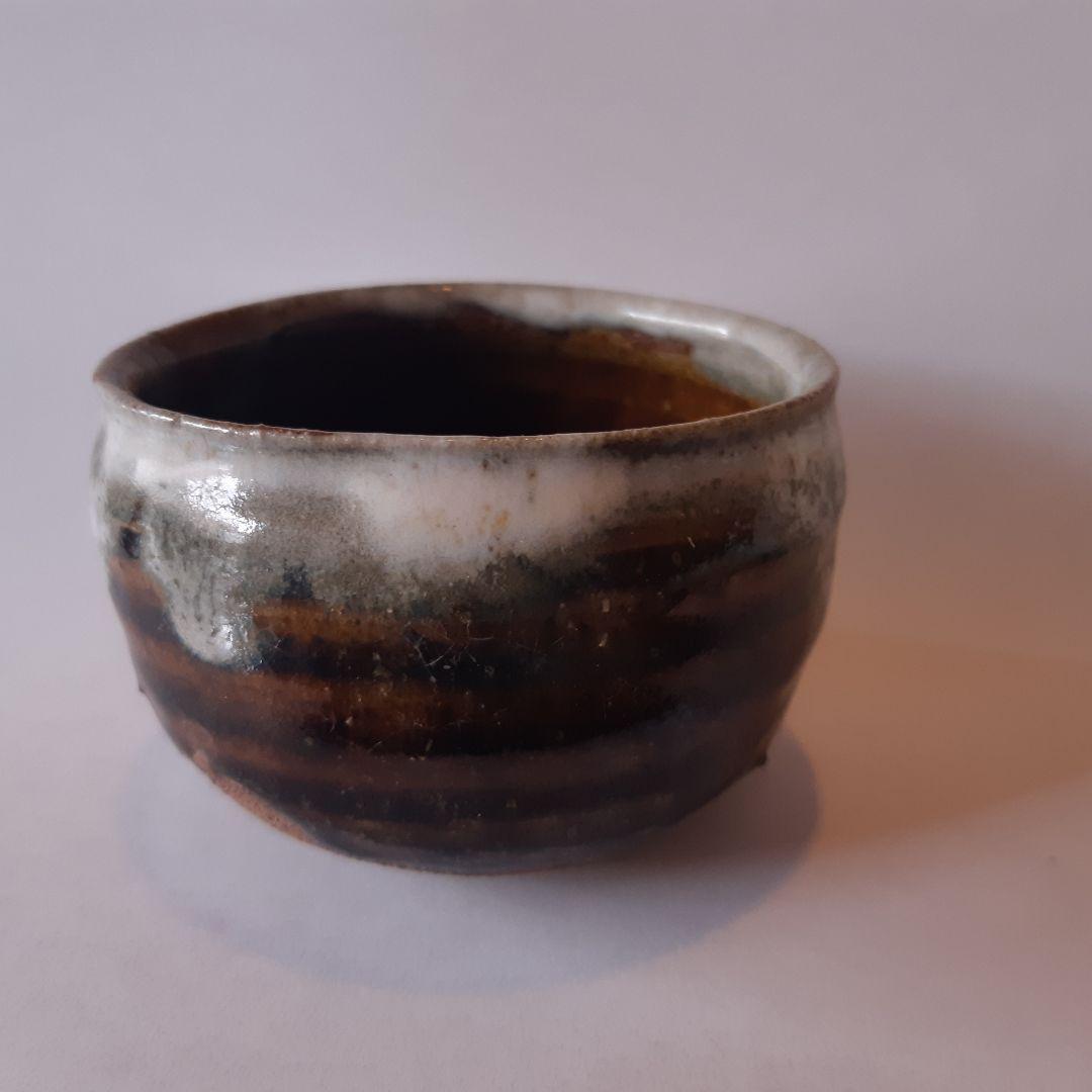 古唐津　盃 桃山時代の古唐津盃です。 堂々とした風格を漂わせている盃です。 手に