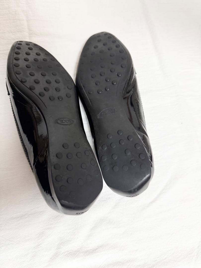美品 トッズ ローファー エナメル ブラック 6 1/2 23.5cm 金具