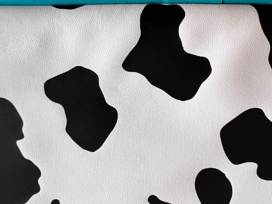 Peco Club 牛柄 ノートPCケース