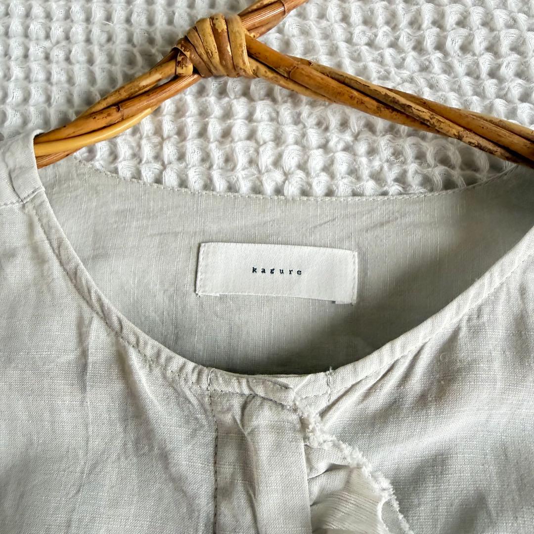 kagure かぐれ ワッシャーフリルブラウス/ライトグレー（2025年春夏