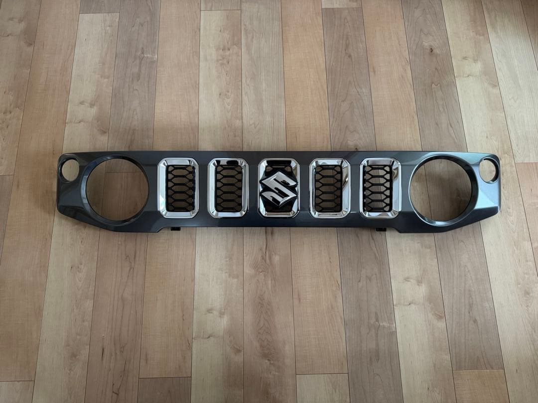 ジムニー　ノマド　純正グリル スズキ純正 ジムニーノマド 5ドア JC74W フロントグリル ダークグレー