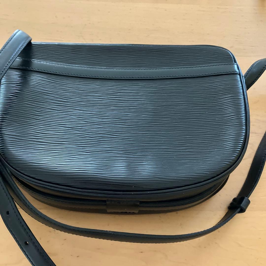 Louis Vuitton エピレザー ショルダーバッグ ブラック - メルカリ