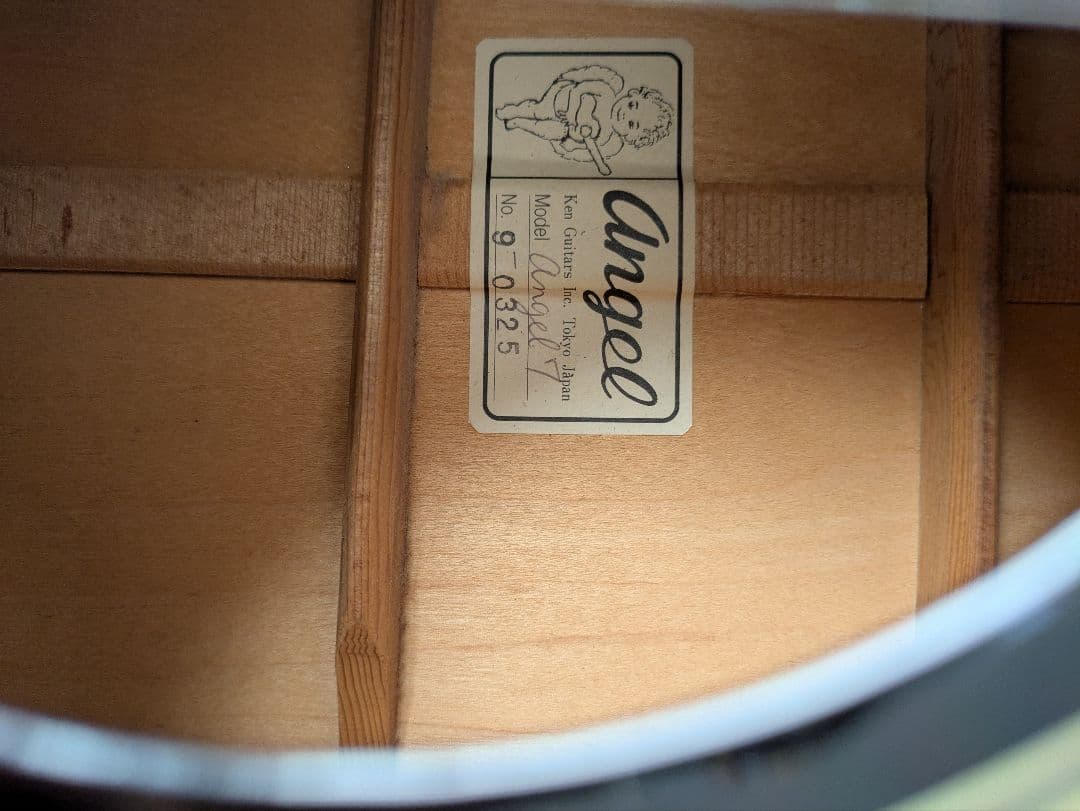 傷あり特価】Ken Guitars 「Angel 7」絶妙なサイズ感。