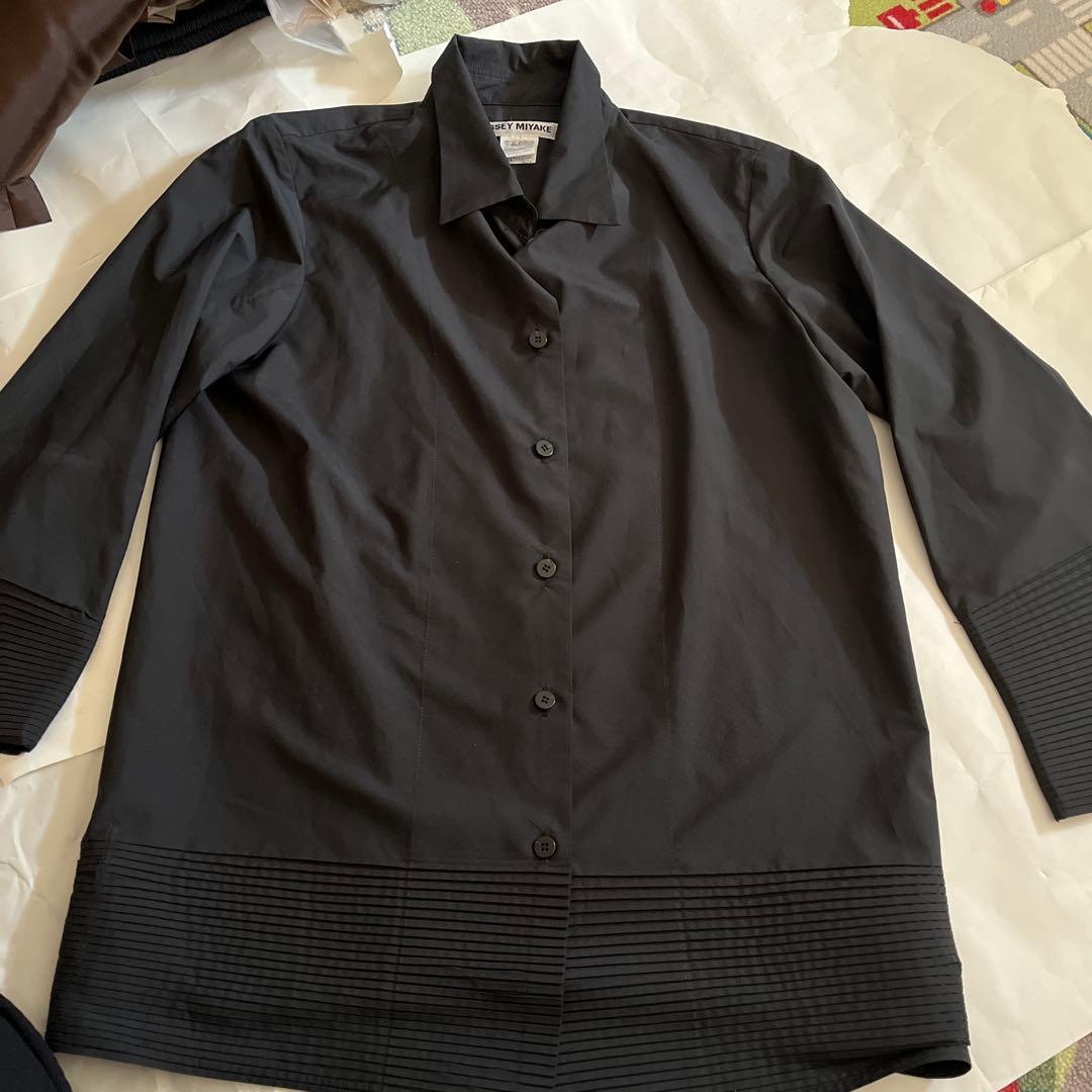 ISSEY MIYAKE ブラック 長袖シャツ MC February Long Sleeve Top in Black – SVRN