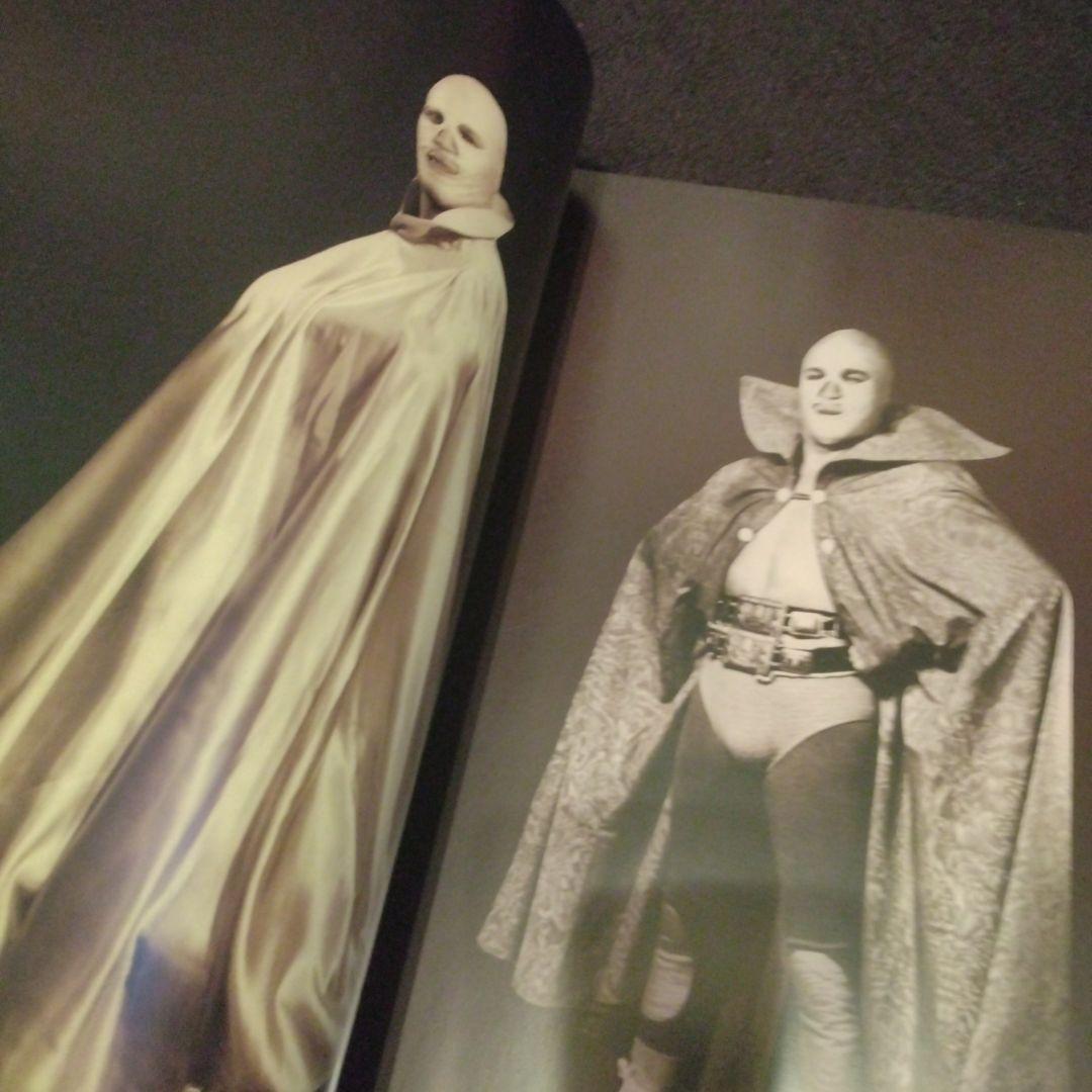 絶版【エル・サント写真集】 豪華大型本 ルチャリブレ プロレス - メルカリ