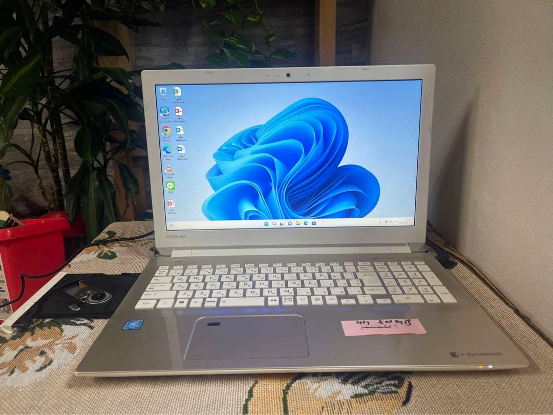 綺麗　東芝 2019年 AZ25 パソコン　正規対応機 AZ25/U ハードウェア仕様 2016春Webモデル | 【公式PC通販】Dynabook