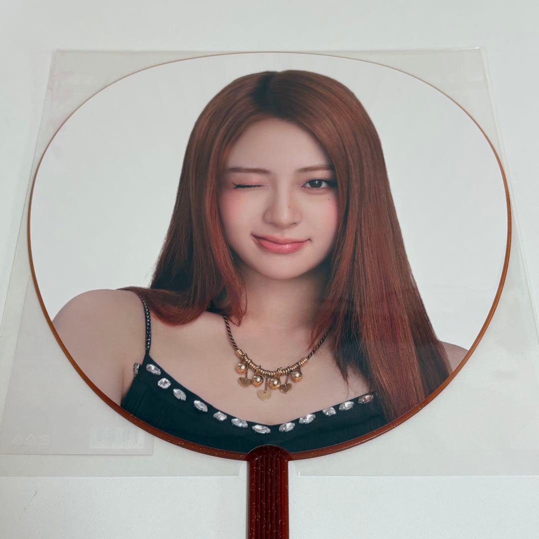 LE SSERAFIM ユンジン うちわ 東京ドーム - メルカリ