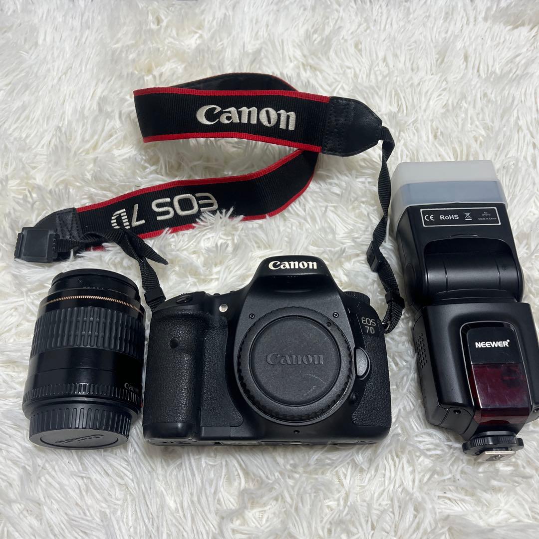 Canon EOS 7D デジタル一眼レフカメラセット　バッテリーなし EOS キヤノン Canon 7D ボディ デジタル一眼レフ カメラ 中古