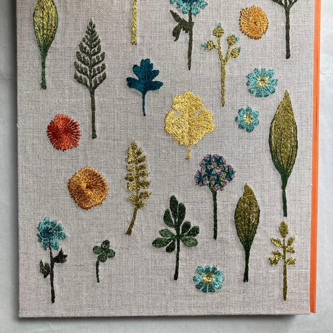 サイン本　STEPHANIE HOUSLEY CORAL & TUSK 匿名配送