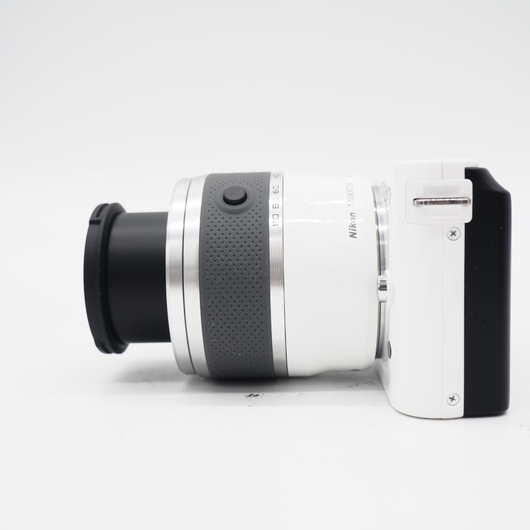 Nikon ミラーレス一眼 Nikon 1 J1 ミラーレス一眼 ホワイト - メルカリ