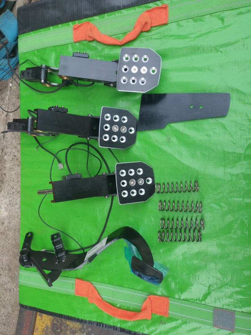 未使用ペダル付】Simagic風VR＋ハンドル＋3ペダルセット 【未使用