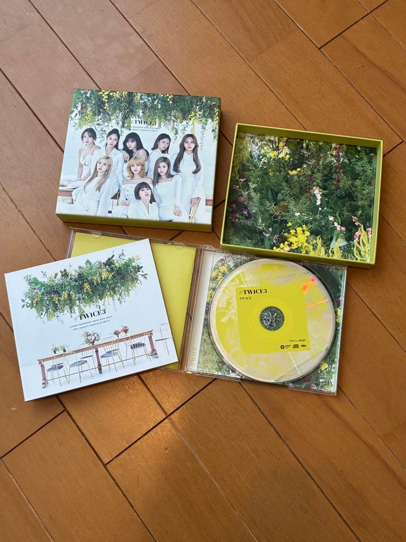 TWICE アルバム CDまとめ売りトレカ付き - メルカリ