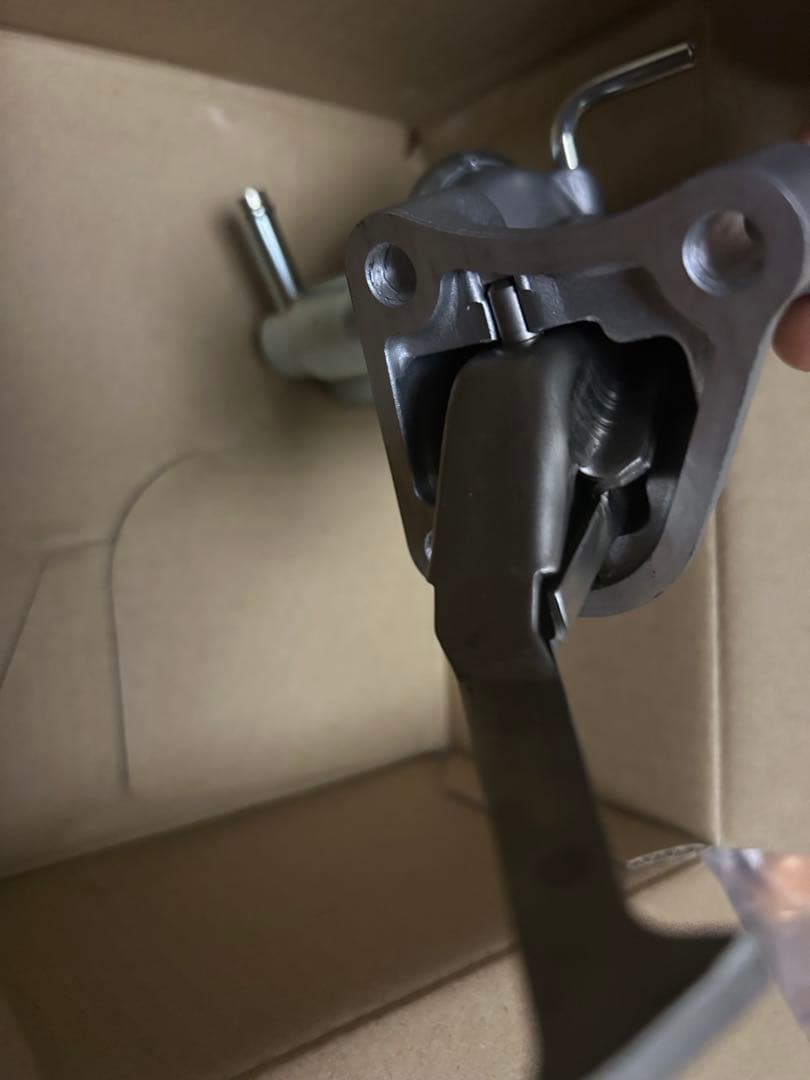 三菱フォークリフト （ガソリン）KFG25 燃料ポンプ新品 - パーツ