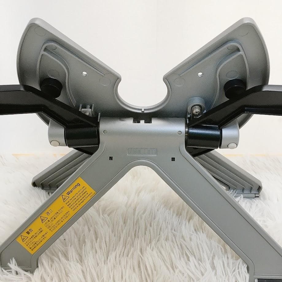 ワコム WACOM CINTIQ 22HD DTK-2200/K1 スタンドのみ - メルカリ