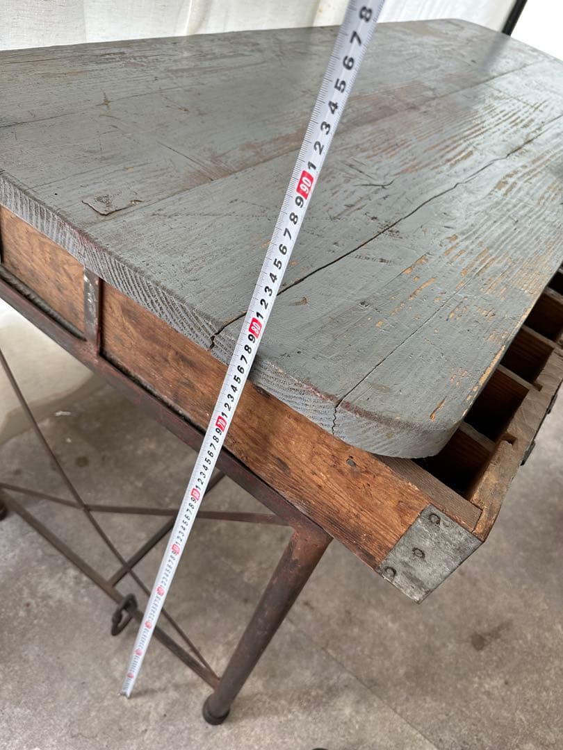 ヴィンテージ風グレーのテーブル｜ヴィンテージ風グレーのテーブル