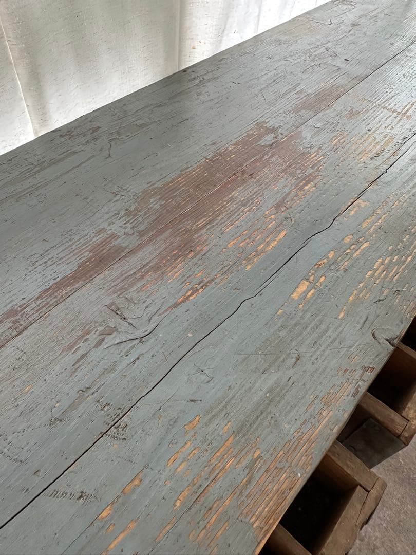 ヴィンテージ風グレーのテーブル｜ヴィンテージ風グレーのテーブル