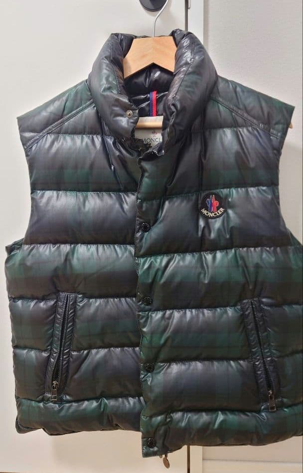 専用 国内正規購入 MONCLER ダウンベスト ダークグリーン チェック柄 3