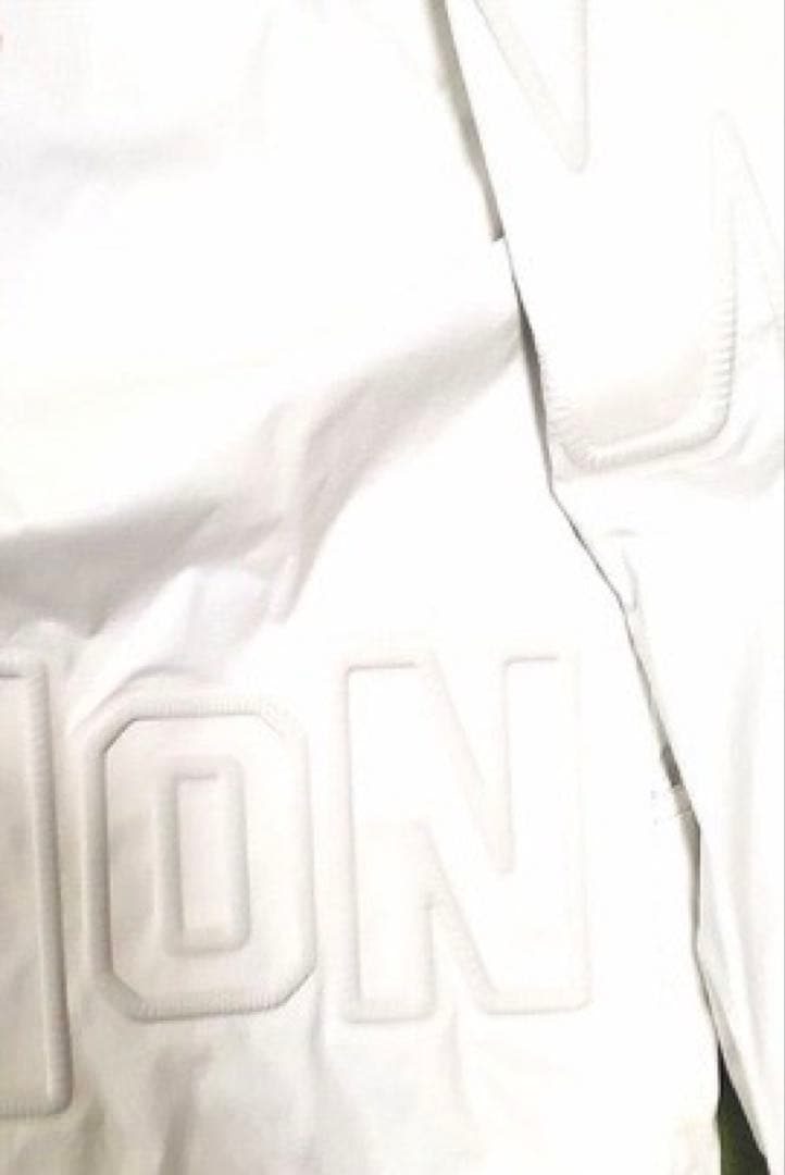 MONCLER 22s オールホワイト ナイロンジャケットブルゾン(売りつくし