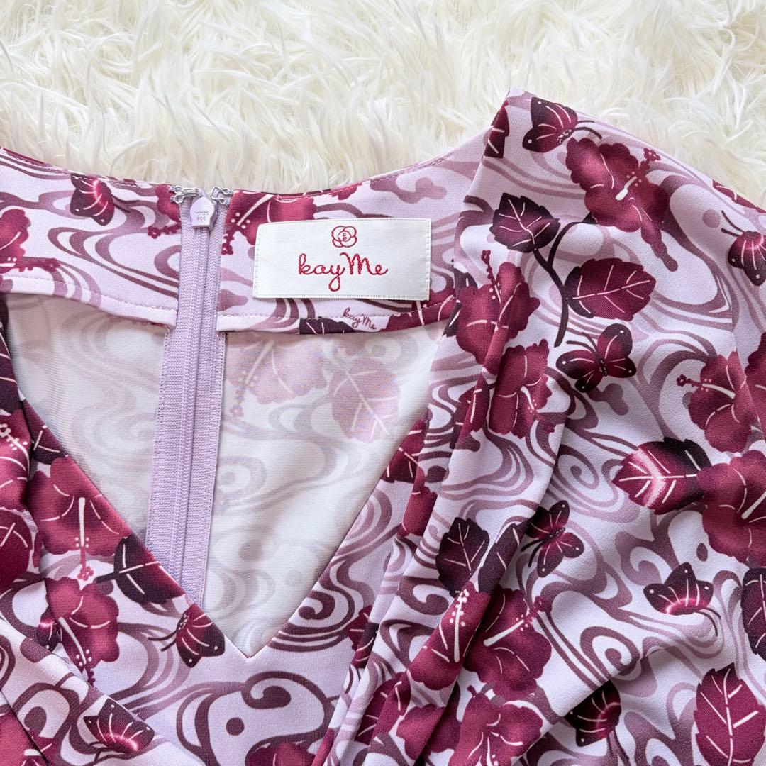 美品 9号 kayme ケイミー 紅ハイビスカス ツイストワンピ 花柄 ピンク