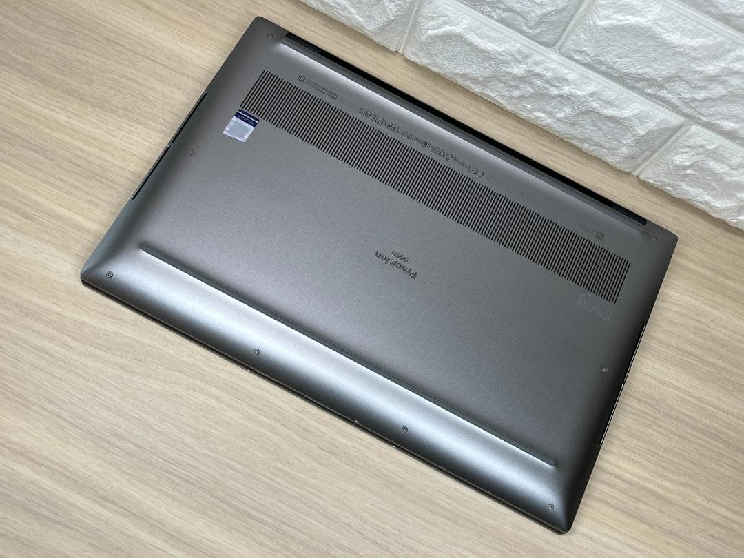 タッチ液晶 15.6型 UHD+ DELL 5550 32GB 1TB 良品 - メルカリ