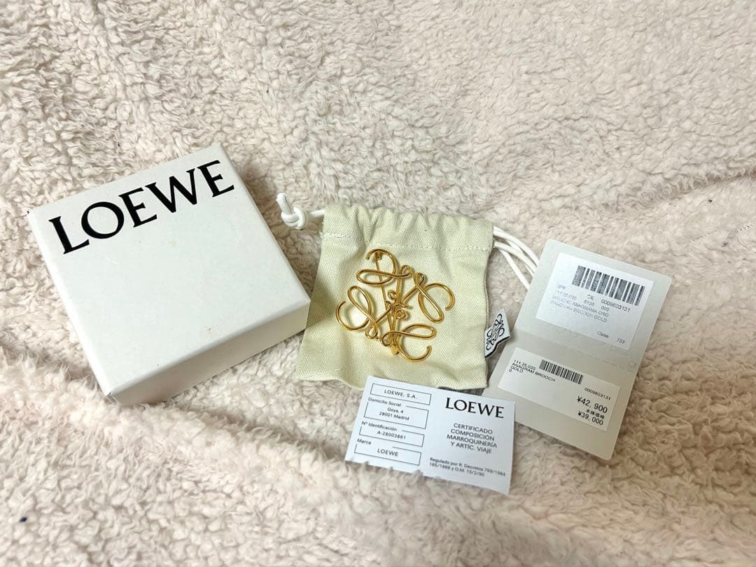 アナグラムブローチ LOEWE ロエベ ゴールド