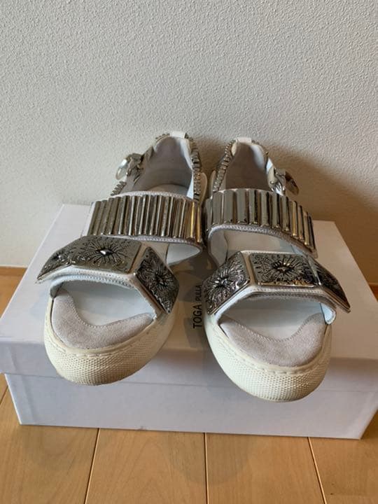 TOGA pulla ☆ メタルスニーカーサンダル