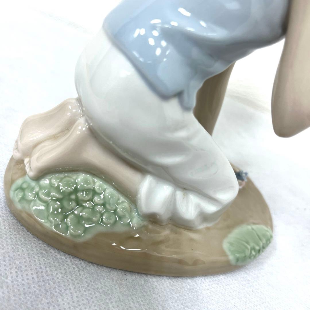 【美品】NADAL 陶器人形 リスに囁く少女 美品 NADAL スペイン ナダル 陶器人形 「リスに囁く少女」24も510