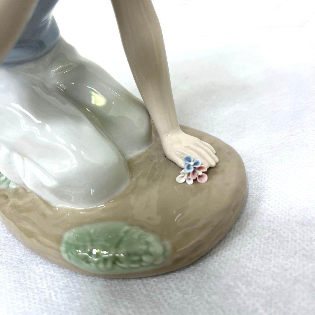 【美品】NADAL 陶器人形 リスに囁く少女 美品 NADAL スペイン ナダル 陶器人形 「リスに囁く少女」24も510