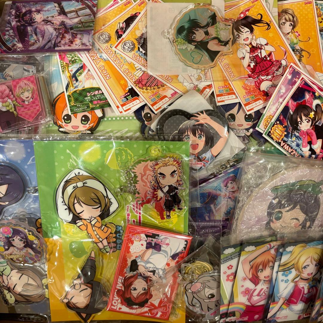 鬼滅の刃 ワンピース ラブライブ！アニメグッズ まとめ売り 大量 1500