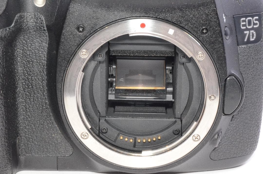 デジタルカメラ Canon EOS 7D/EF-S 18-55mm F3.5-5.6/BG-E7
