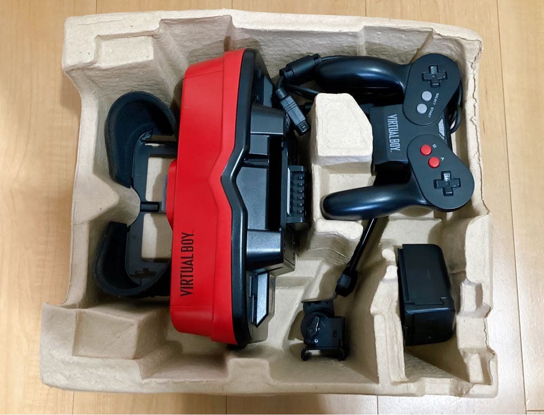 美品Nintendo バーチャルボーイ ゲーム機 VIRTUAL BOY 本体 バーチャルボーイが発売された日。VRゴーグルのような形状の3D立体視
