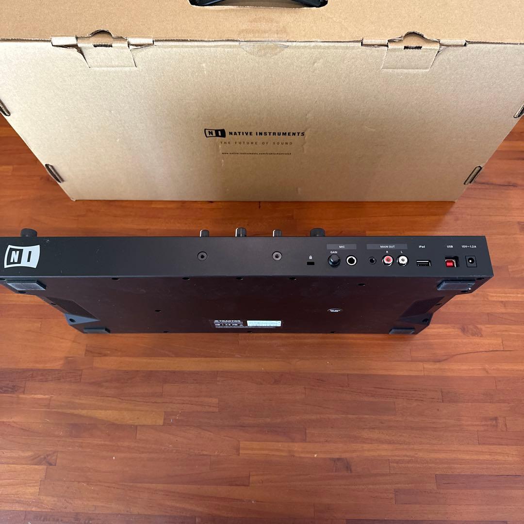 期間限定大特価】TRAKTOR KONTROL S2 MK3 【早い者勝ち】