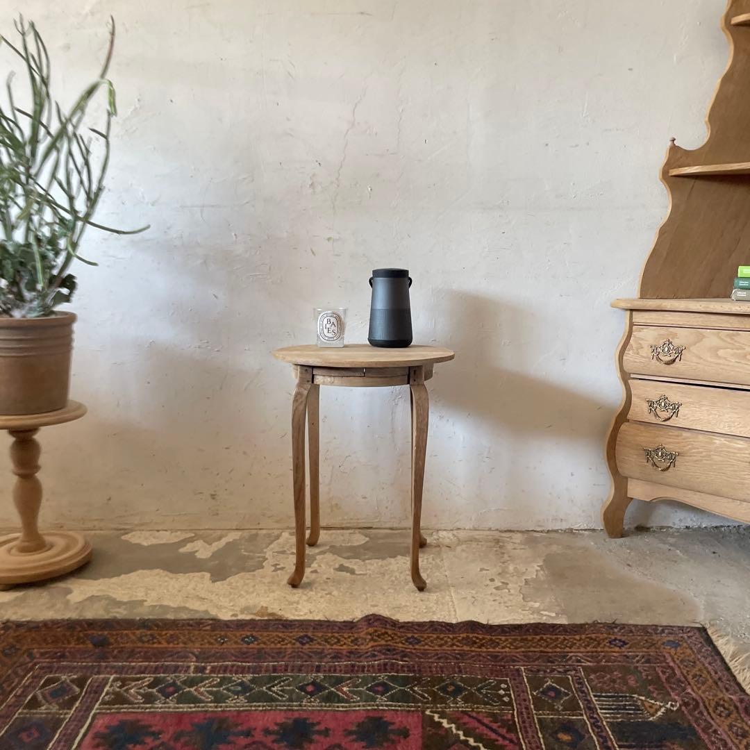 モモビンテージ サイドテーブル　フラワースタンド　花台　剥離 上品な印象の木製のフラワースタンド
