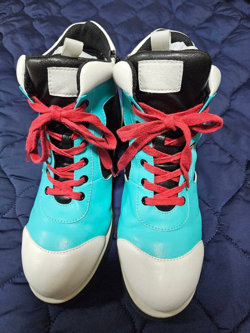 ブルーアーカイブ カズサのスニーカー サイズ28cm ポストカード同封