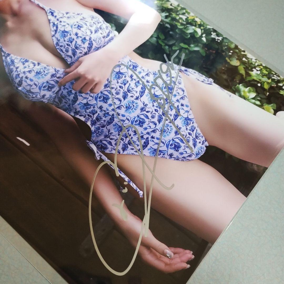 岸明日香生写真（A4）サイズ ☆当時物☆直筆サイン入り - メルカリ