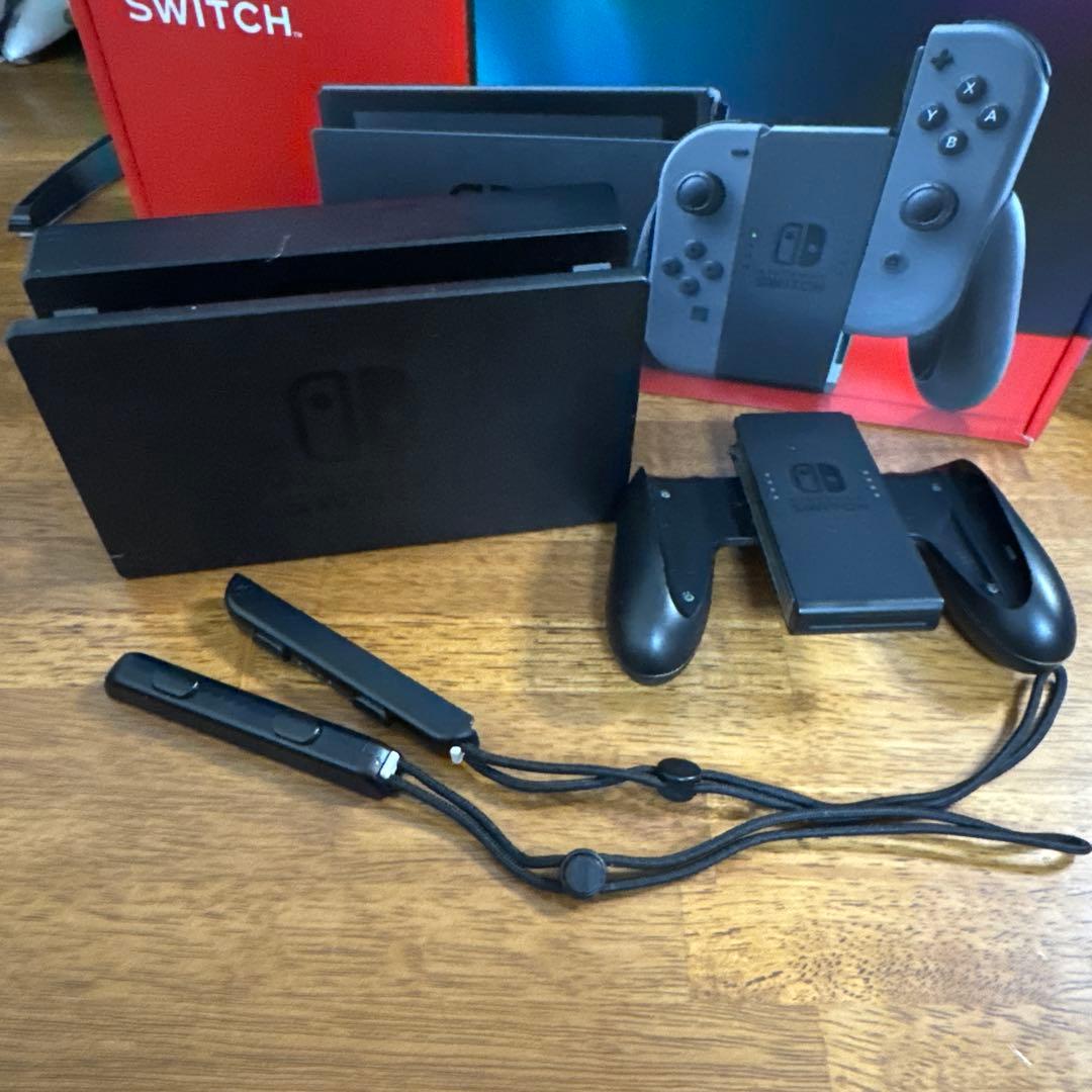 Nintendo Switch 本体 赤/青 Joy-Con FIFA 19付き