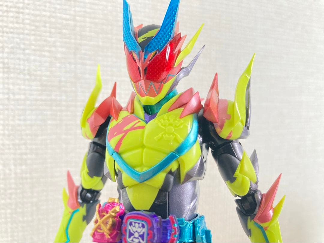 SHフィギュアーツ 仮面ライダーリバイス サンダーゲイル - メルカリ
