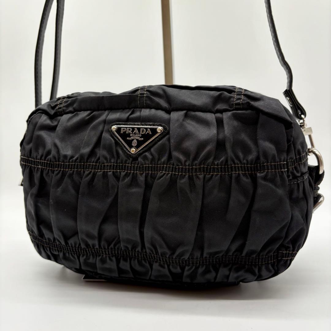 PRADA プラダ ギャザー ナイロン カメラ ショルダーバッグ 三角プレート プラダ PRADA ショルダーバッグ カメラバッグ ナイロン 三角プレート