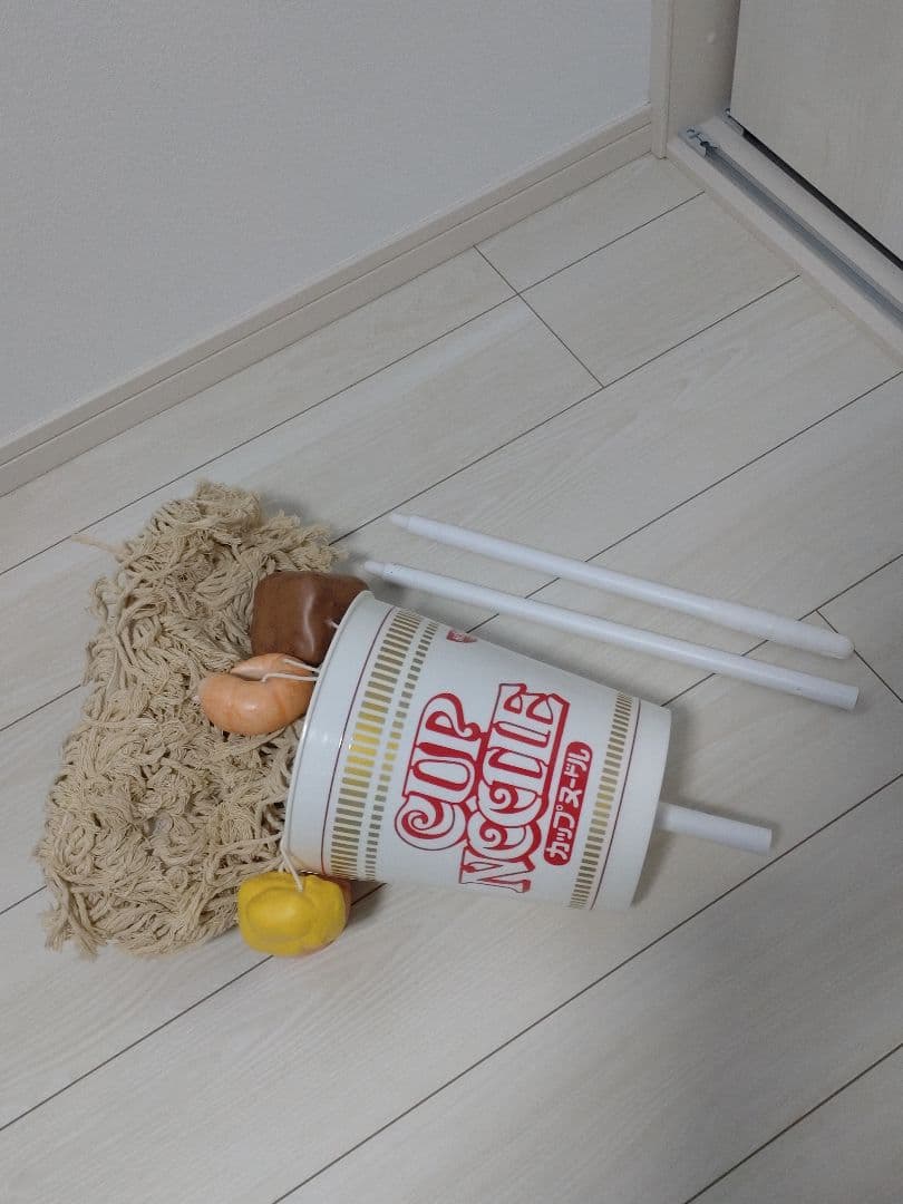 日清 おうちモップヌードル カップヌードルクエスト モップ