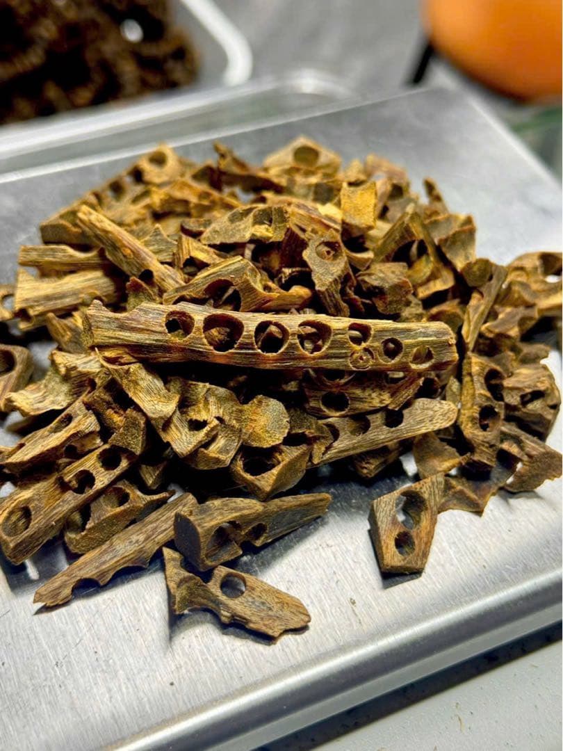 【極上品】高油分 伽羅 くり抜き端材 香木 濃厚な香り　5g 楽天市場】極上栽培伽羅 彫刻刀削り 量り売り 20g 伽羅 香木 お香 原木