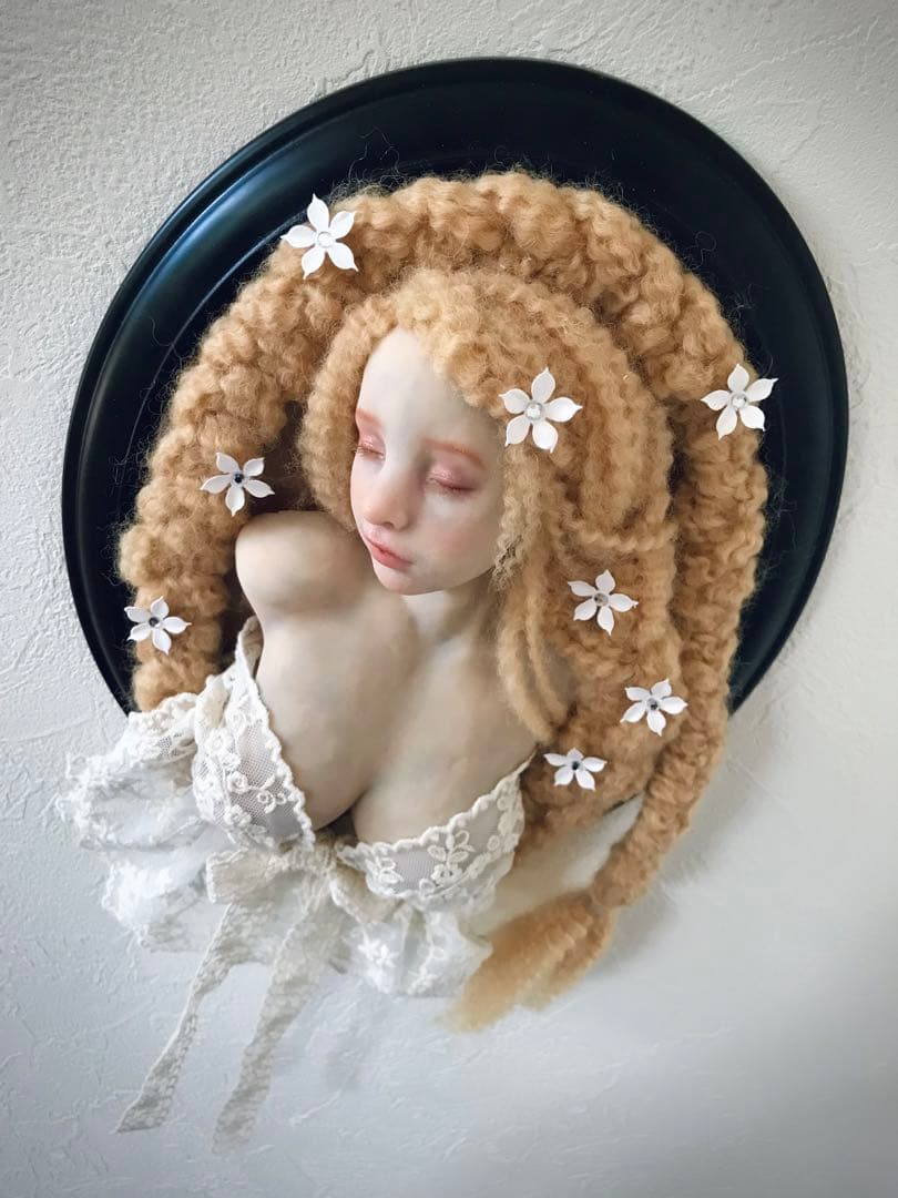 壁掛けオブジェ【柔らかい少女A】