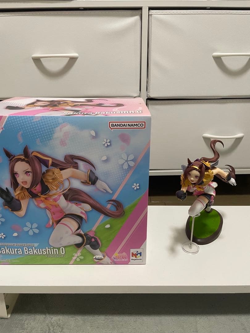 【開封済中古】 サクラバクシンオー ウマ娘 フィギュア ウマ娘」より疾走感のある「サクラバクシンオー」のフィギュアが登場