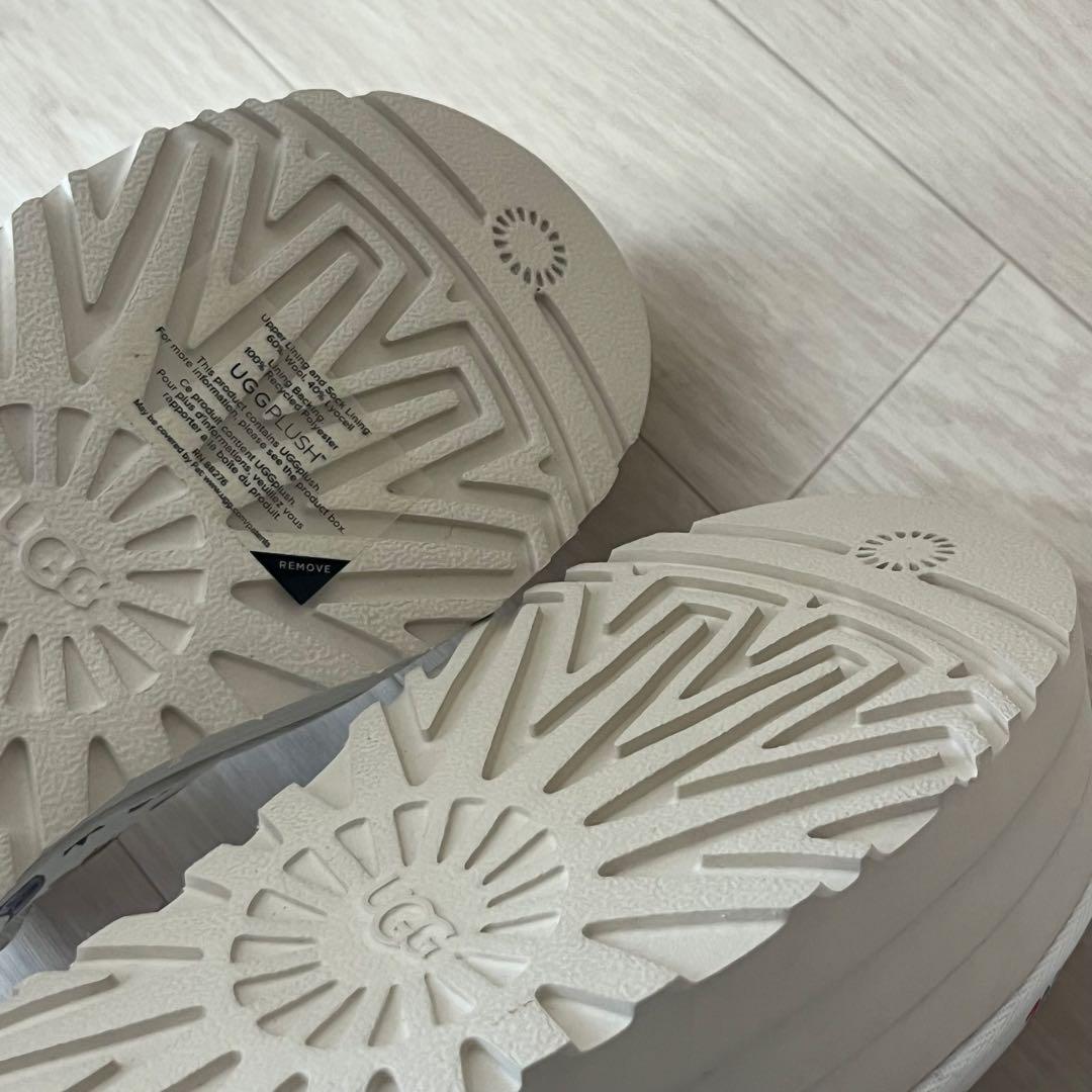 未使用品】UGG クラシック プラットフォーム ポップ スケッチ ブーツ
