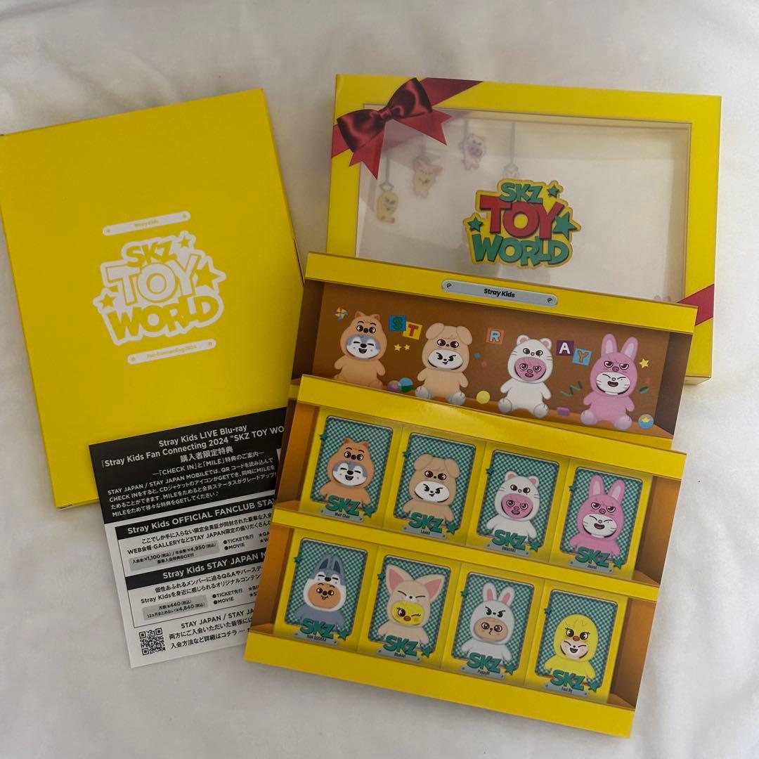 StrayKids SKZ TOY WORLD BluRay完全生産限定盤 - メルカリ