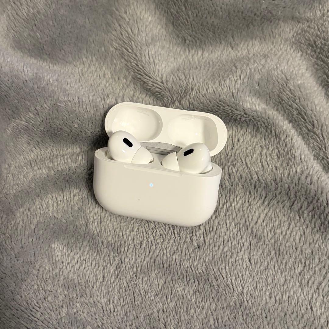MagSafe充電ケース 付きAirPods Pro 2美品 Apple Apple AirPods Pro 2 充電ケースのみ USED超美品 第二世代