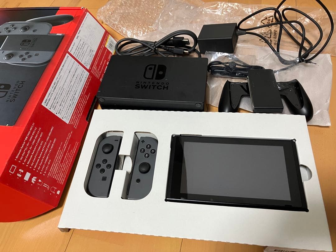 Nintendo Switch 本体 グレー 64GBmicroSDカード付き Amazon.co.jp: Nintendo Switch (ニンテンドースイッチ) 本体 【Joy