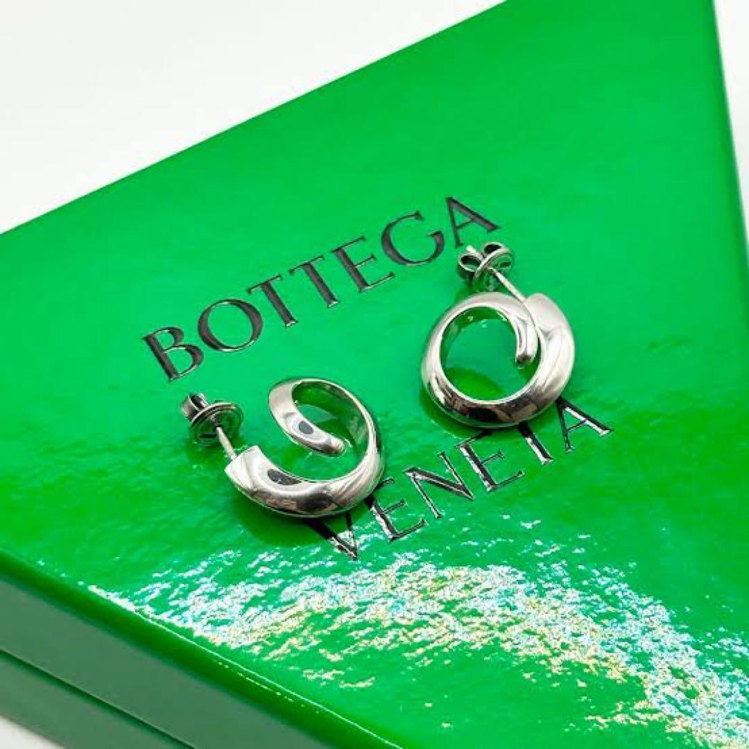 BOTTEGA VENETA 925シルバー　スパイラルピアス(両耳用) BOTTEGA VENETA 925シルバー スパイラルピアス(両耳用) 【公式通販】